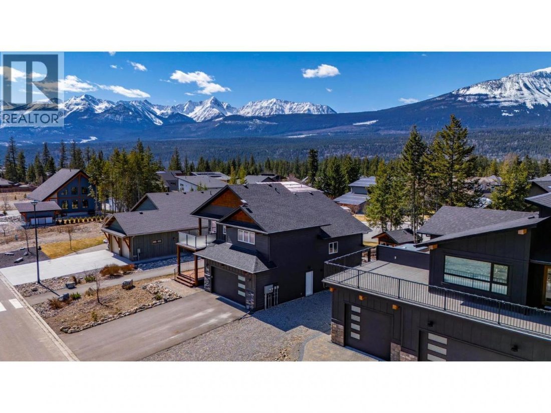 House in Golden, British Columbia, Canada 4 - 18237974