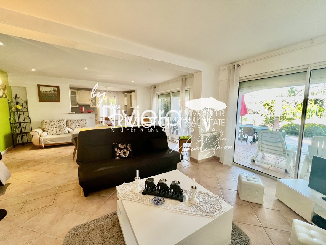 Villa in Nord, Cavalaire-sur-Mer, France 4 - 17549459