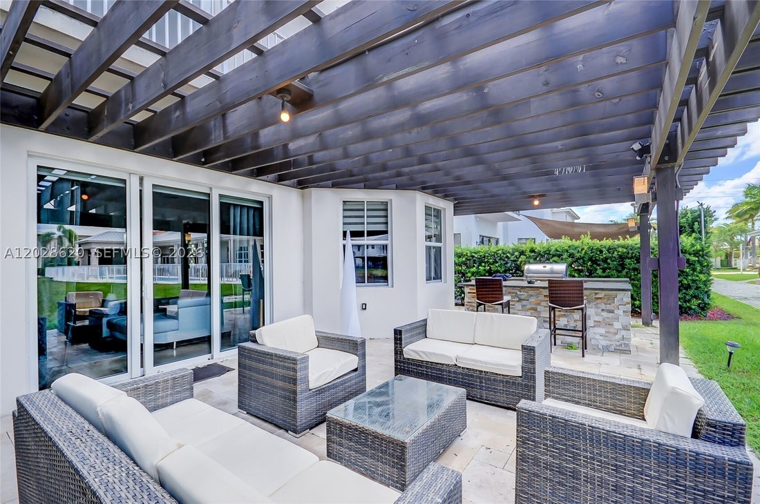 Maison à Doral, Floride, États-Unis 3 - 18062861