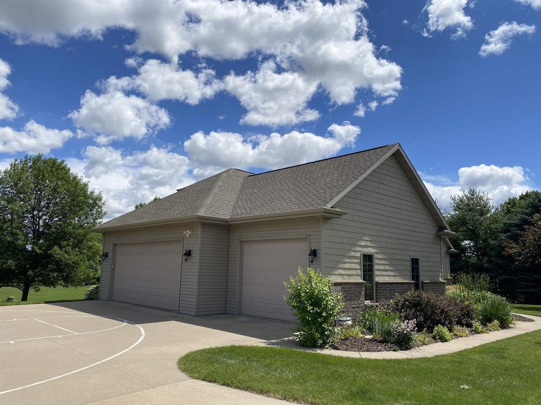 House in Neenah, Wisconsin, United States 2 - 18241721