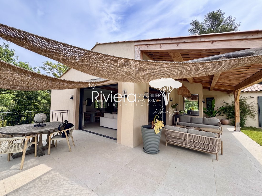 Estate in La Croix-Valmer, Provence-Alpes-Côte d'Azur, France 3 - 17910173