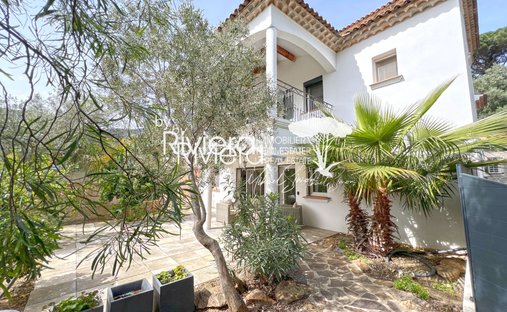 Villa in Nord, Cavalaire-sur-Mer, France 1