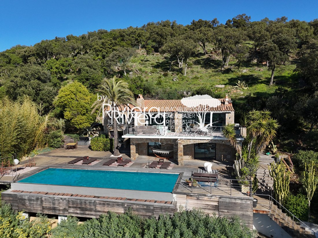 Estate in Nord, Cavalaire-sur-Mer, France 5 - 16125502