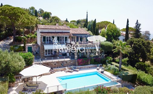 Estate in La Croix-Valmer, Provence-Alpes-Côte d'Azur, France 1
