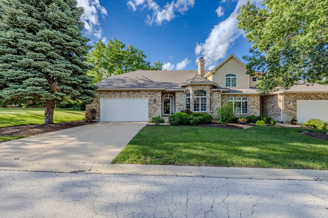 Townhouse in Sugar Grove, Illinois, United States 1 - 18244430