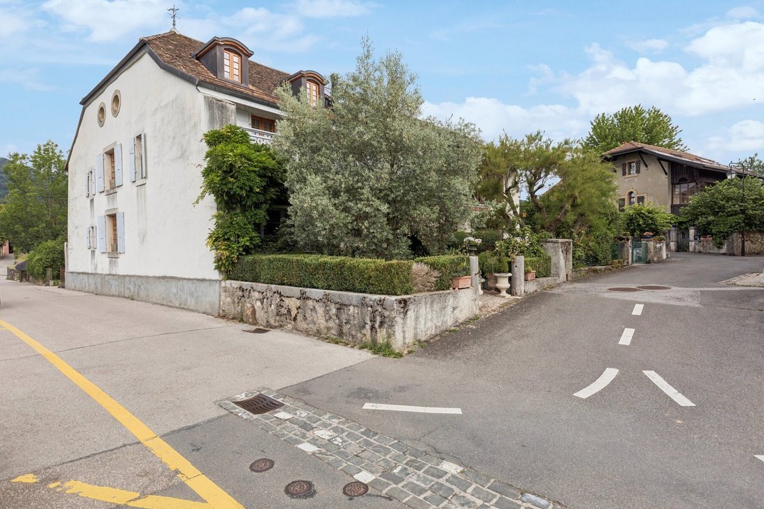 Givrins, Vaud, Switzerland 2 - 18238584