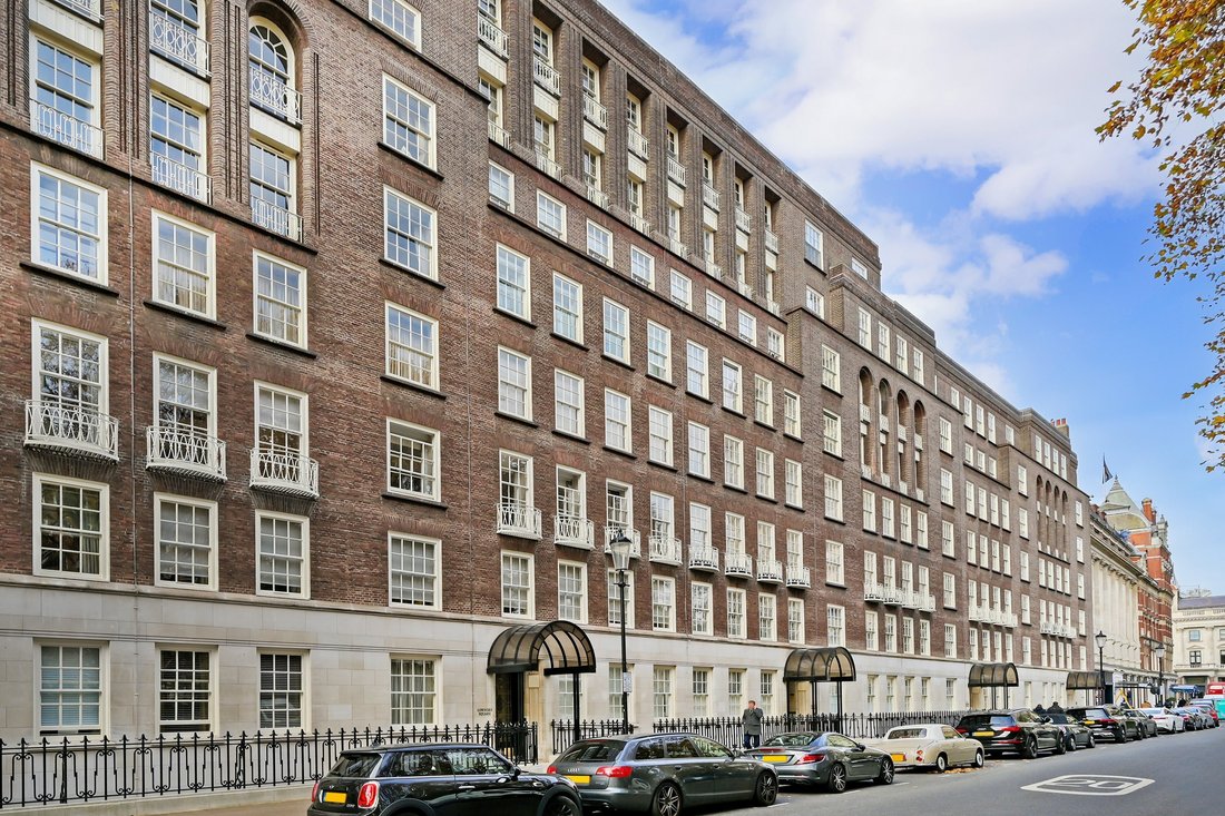 Apartment in Belgravia, Westminster, England 2 - 18242087