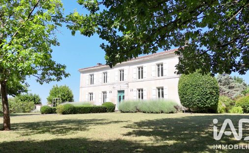 House in Ars, Nouvelle-Aquitaine, France 1