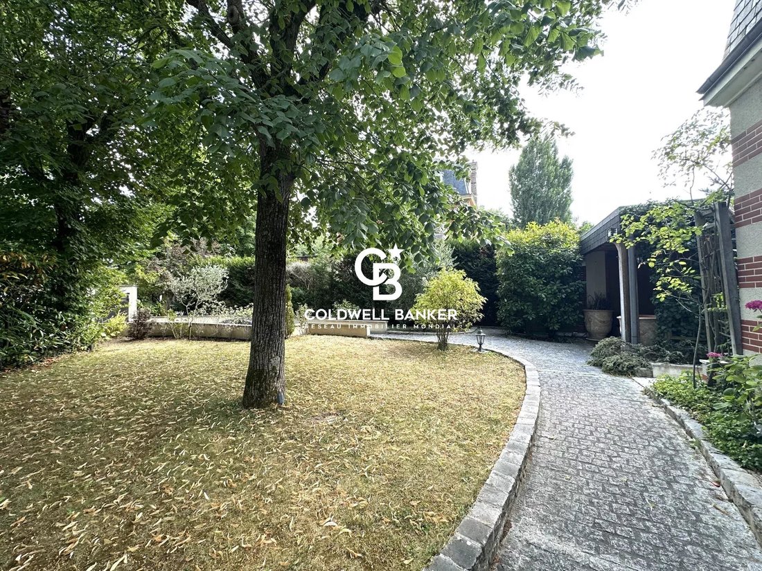House in Chatou, Ile-de-France, France 3 - 18232564