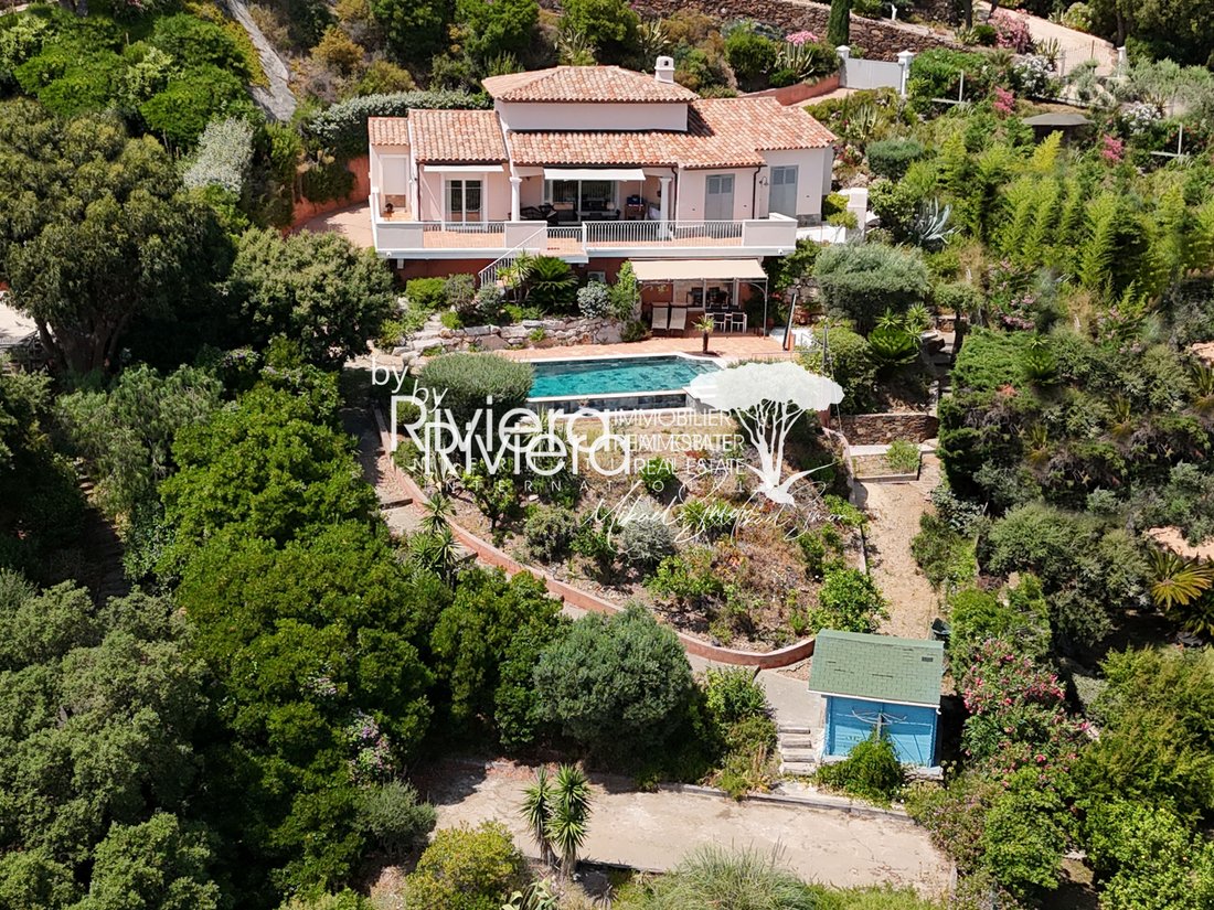 Villa in Nord, Cavalaire-sur-Mer, France 2 - 15826233