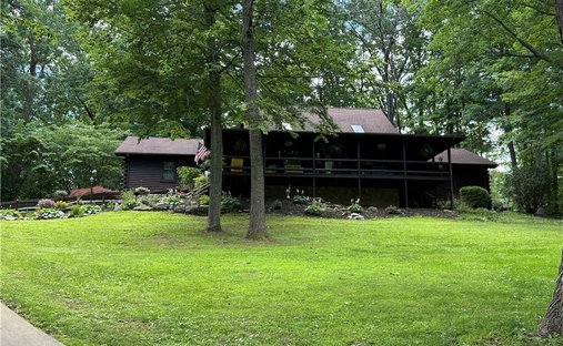House in Millersburg, Ohio, United States 1