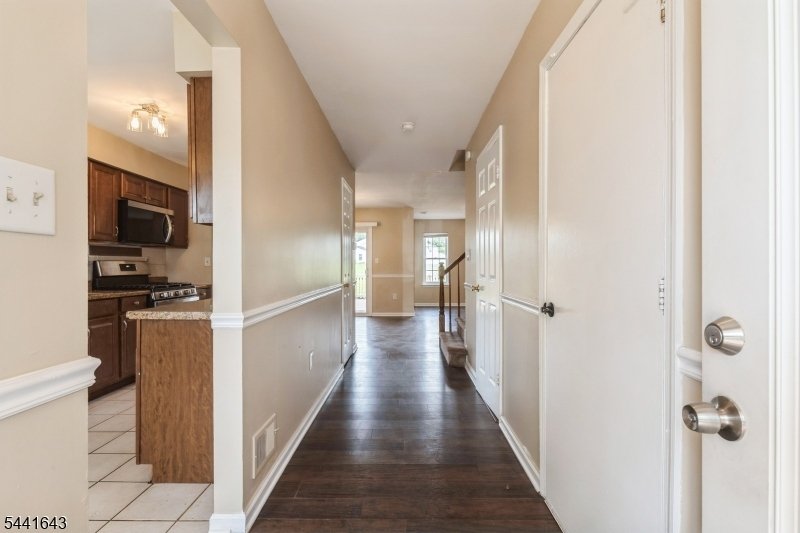 Condo in Freehold Township, New Jersey, United States 2 - 18245244