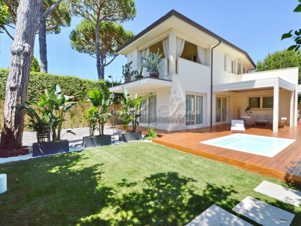 Villa in Center, Forte dei Marmi, Tuscany 1 - 17344133