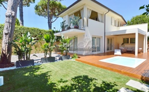 Villa in Center, Forte dei Marmi, Tuscany 1