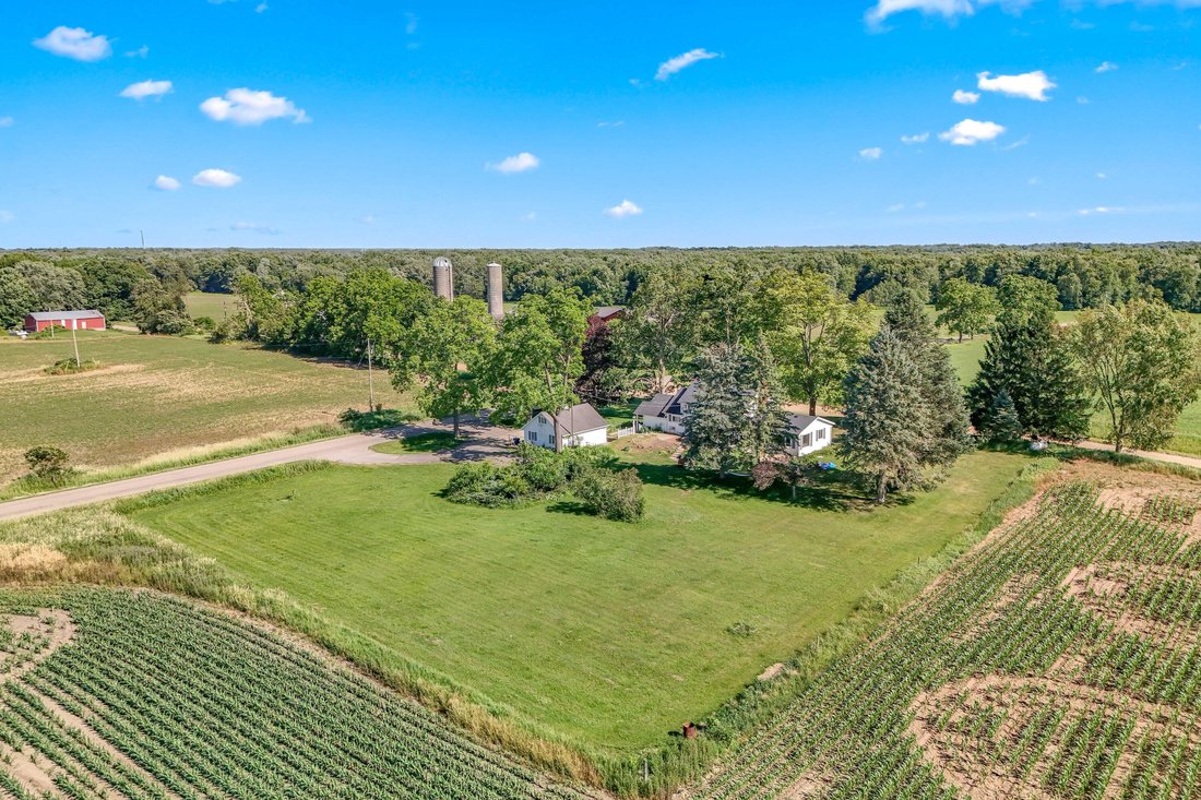 Farm Ranch in Jonesville, Michigan, United States 3 - 18240534