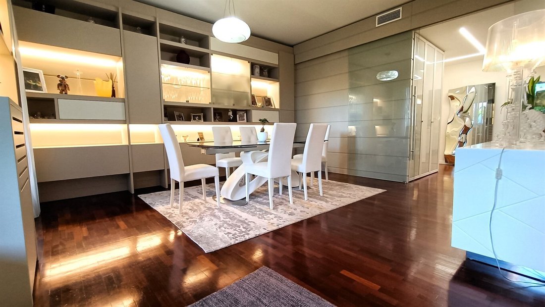 Apartment in Park Zone, Monza, Lombardy 1 - 17256939