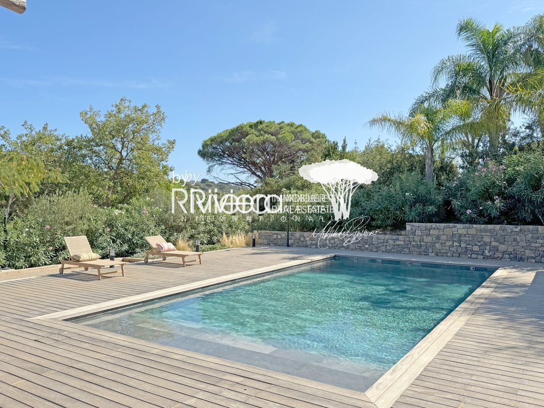Estate in La Croix-Valmer, Provence-Alpes-Côte d'Azur, France 2 - 16170777