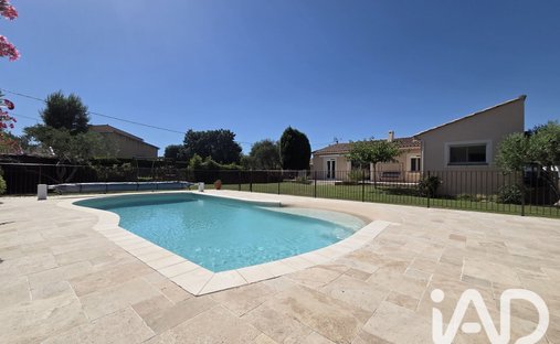 House in Est, Entraigues-sur-la-Sorgue, France 1