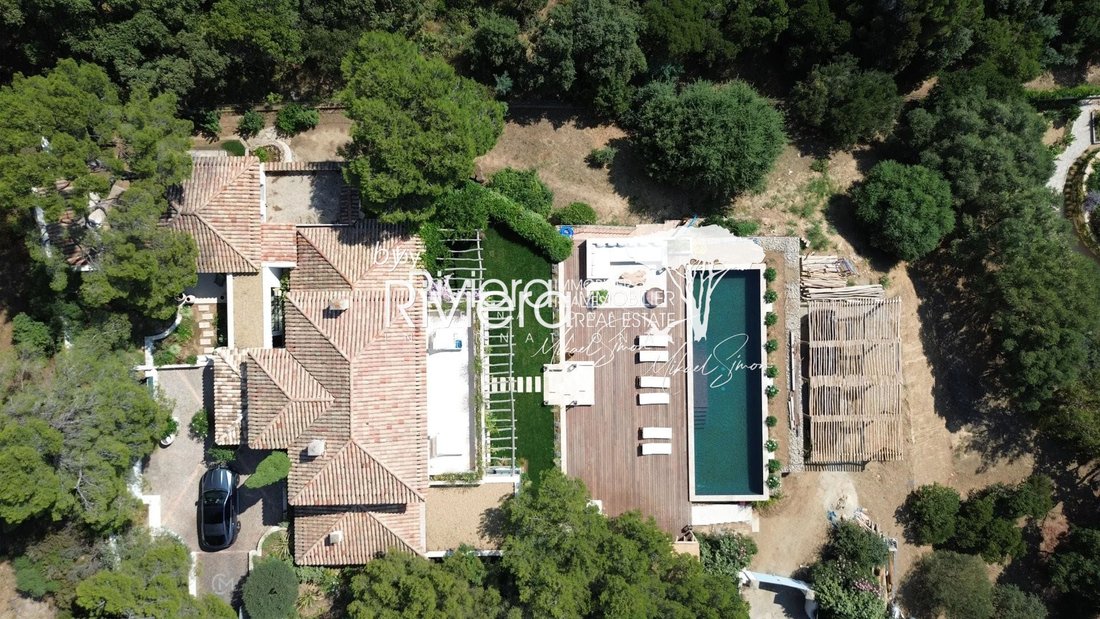 Estate in Nord, Cavalaire-sur-Mer, France 5 - 16091397