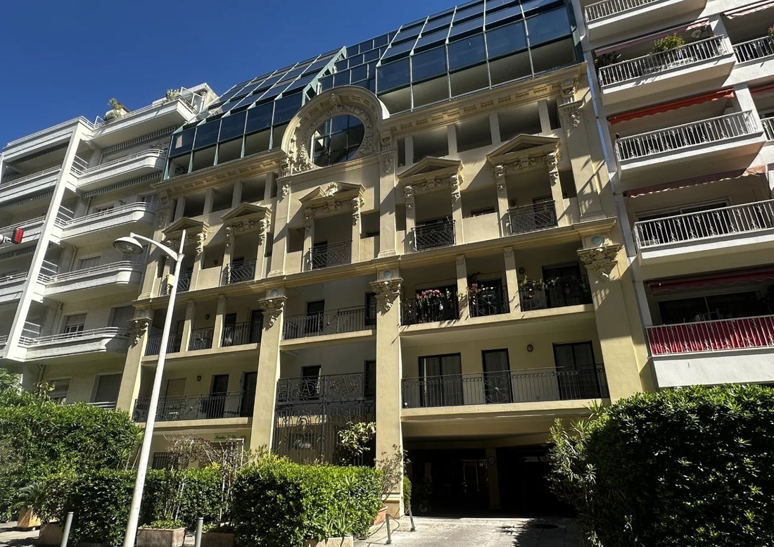 Wohnung in Nizza, Provence-Alpes-Côte d'Azur, Frankreich 1 - 18238944