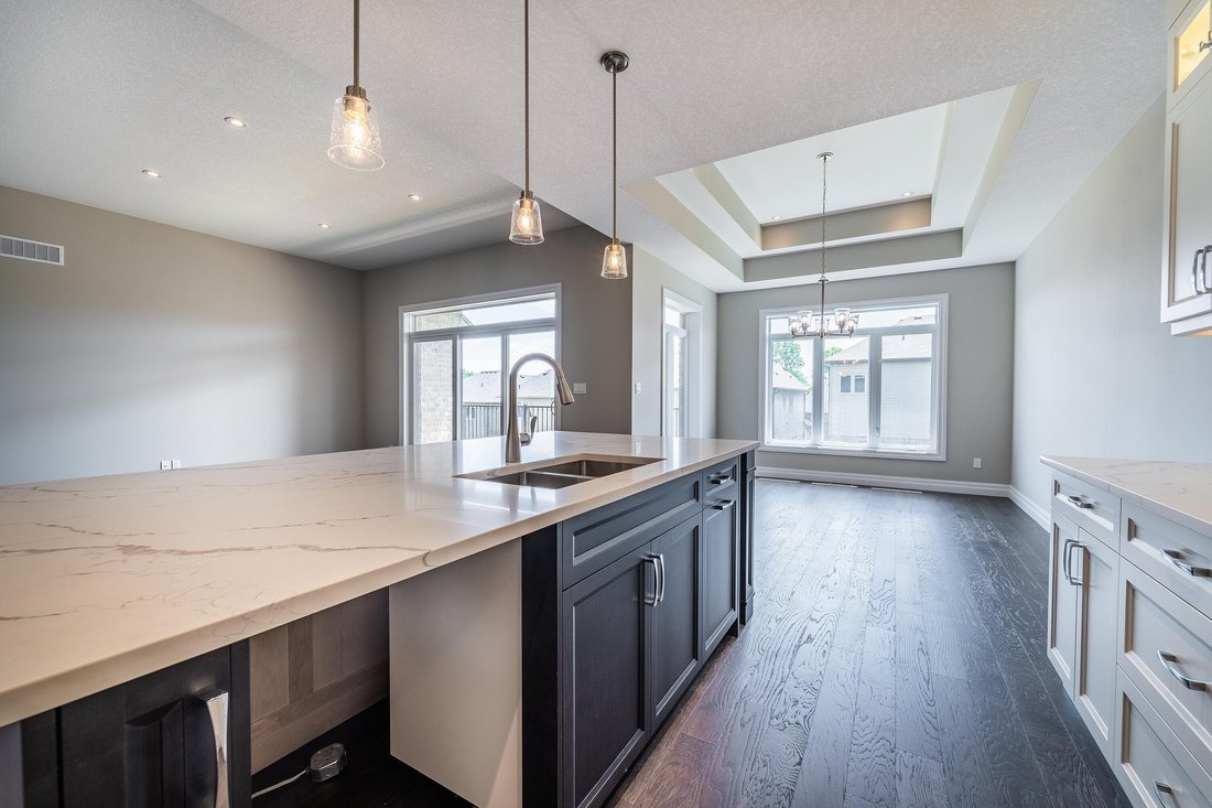 House in Brant, Ontario, Canada 4 - 18240814