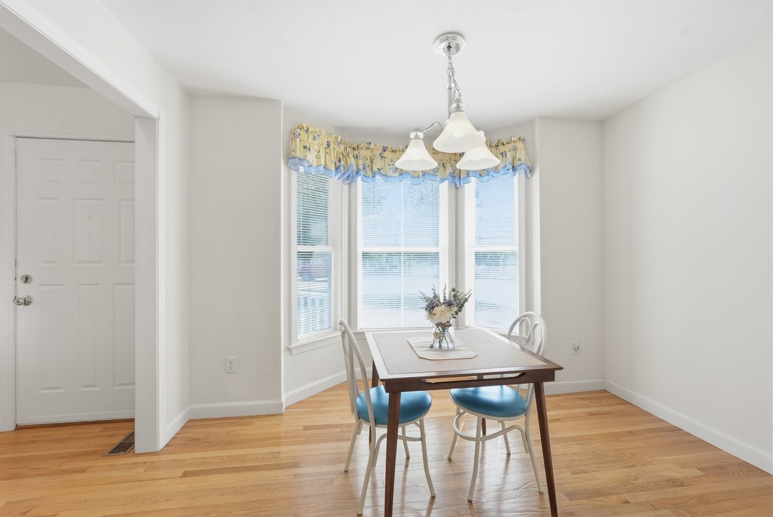 Condo in Hudson, Massachusetts, United States 2 - 18238705