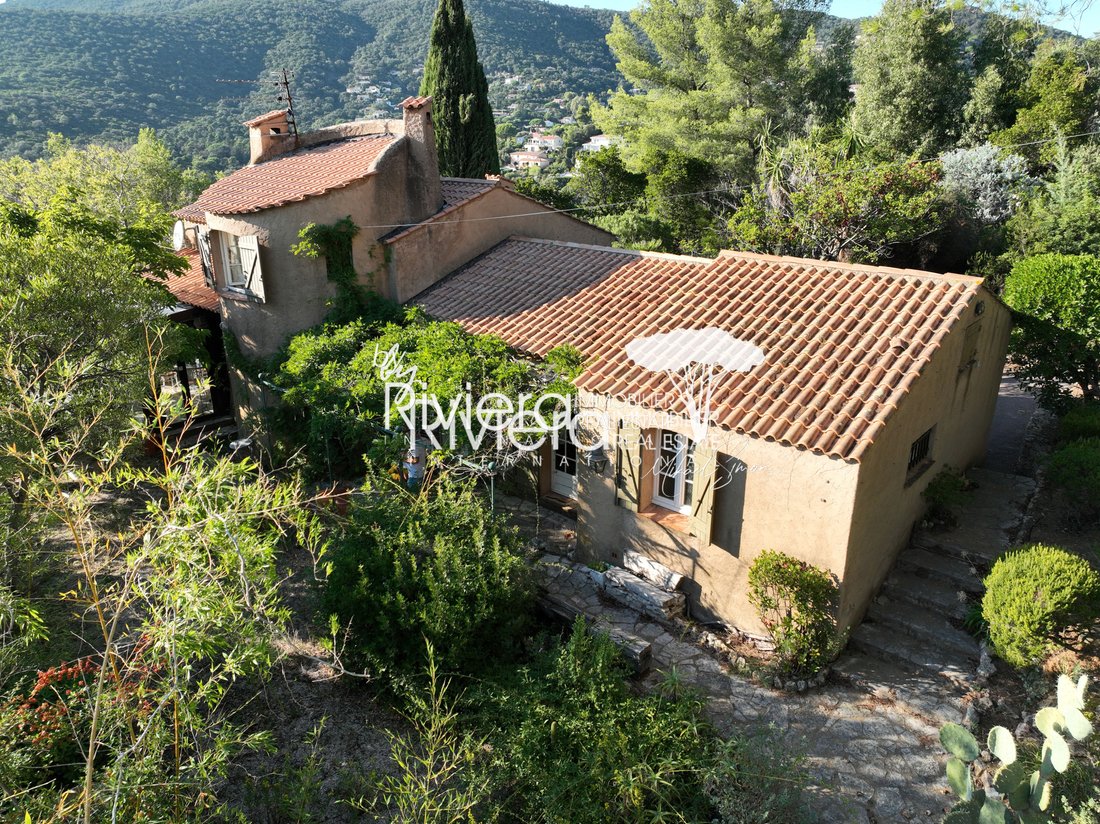 Villa in La Croix-Valmer, Provence-Alpes-Côte d'Azur, France 3 - 15389492