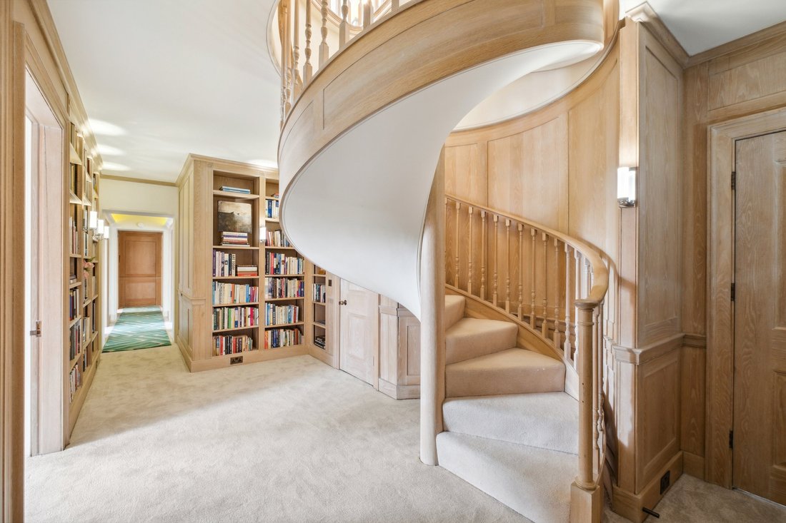 Apartment in Knightsbridge, Kensington And Chelsea, England 2 - 18241765