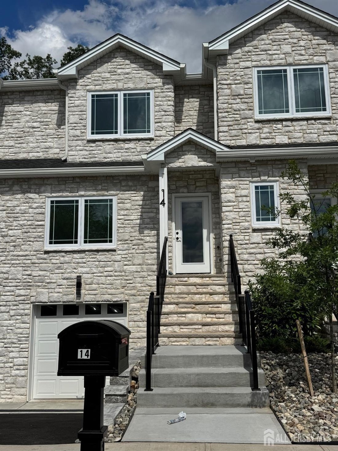 Townhouse in Metuchen, New Jersey, United States 1 - 18235681