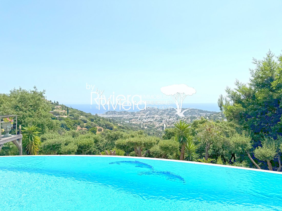 Villa in Nord, Cavalaire-sur-Mer, France 2 - 15778269