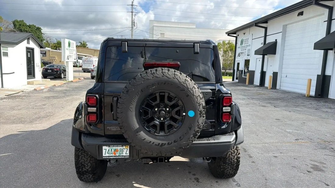 Suv in Naples, FL, United States 4 - 18240538
