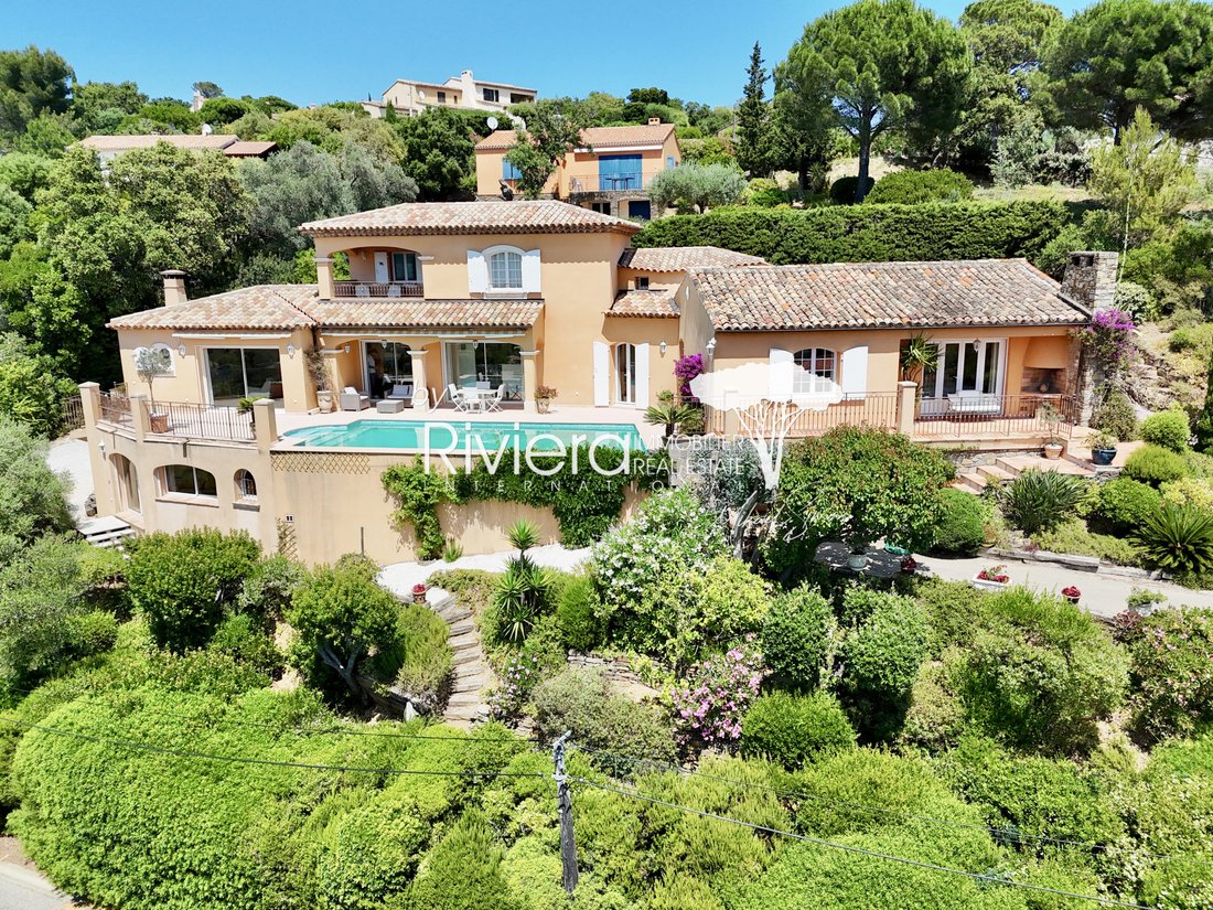 Villa in La Croix-Valmer, Provence-Alpes-Côte d'Azur, France 1 - 17844463