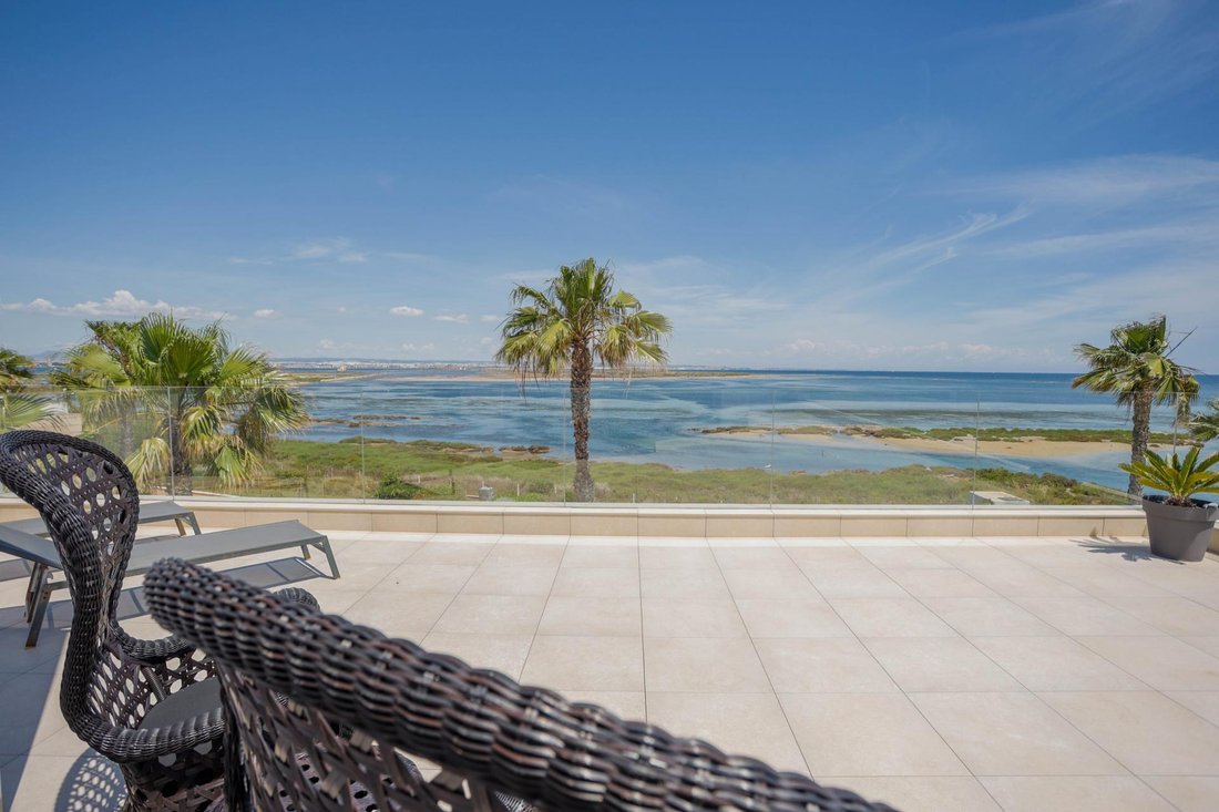 Villa in La Manga del Mar Menor, San Javier, Región de Murcia 2 - 18238285