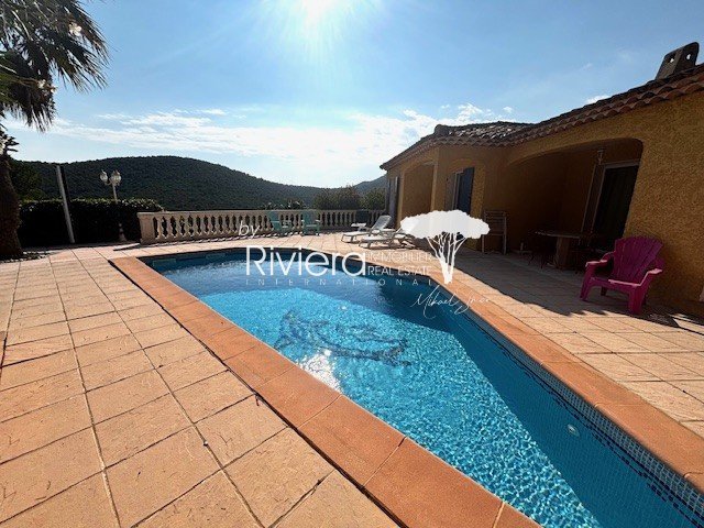 Villa in Nord, Cavalaire-sur-Mer, France 1 - 16497270