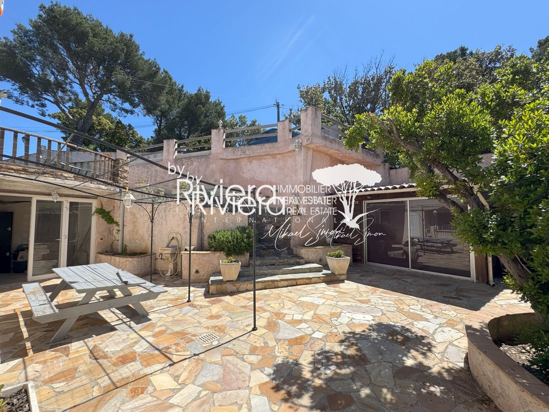 Villa in Nord, Cavalaire-sur-Mer, France 4 - 15771552