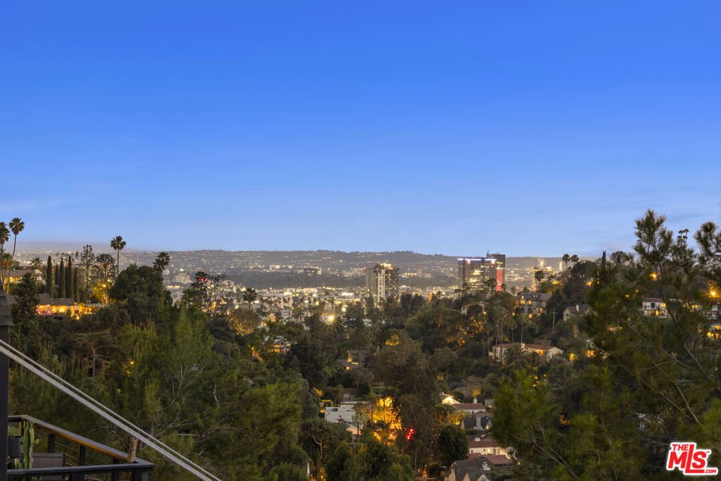 House in Los Angeles, California, United States 4 - 18245108