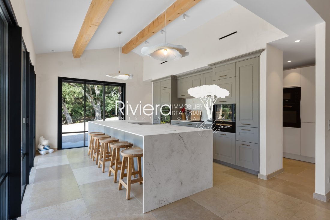 Estate in La Môle, Provence-Alpes-Côte d'Azur, France 2 - 17471445