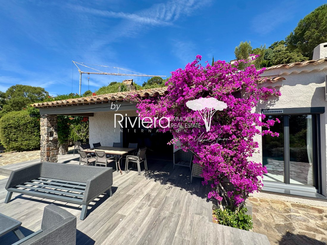 Villa in La Croix-Valmer, Provence-Alpes-Côte d'Azur, France 1 - 17735262