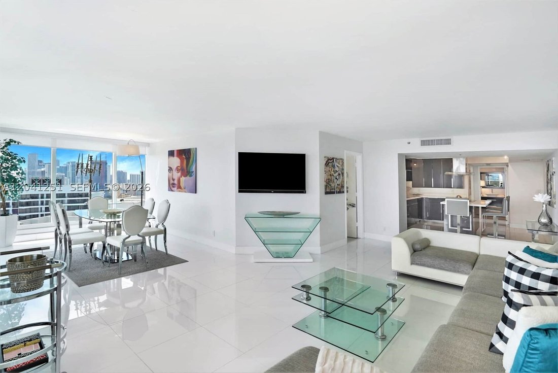 Condo in Miami, Florida, United States 4 - 18241443