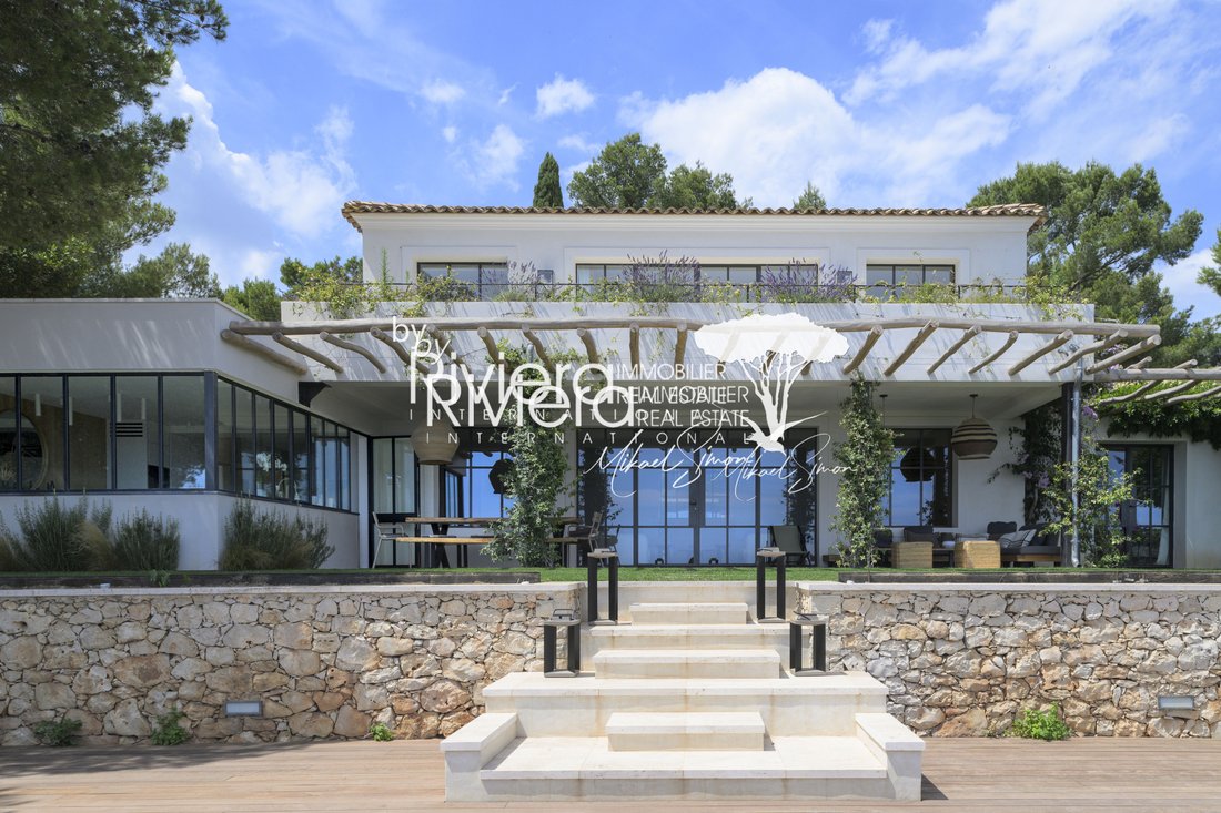 Estate in Nord, Cavalaire-sur-Mer, France 1 - 16091397