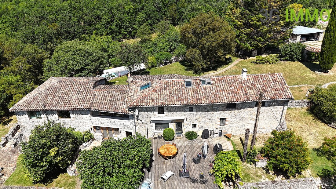 Estate in Castelnau-de-Montmiral, Occitania, France 2 - 18244160
