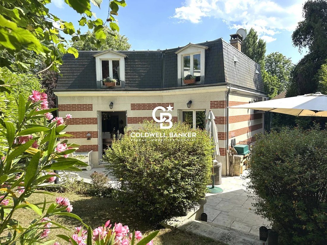 House in Chatou, Ile-de-France, France 1 - 18232564