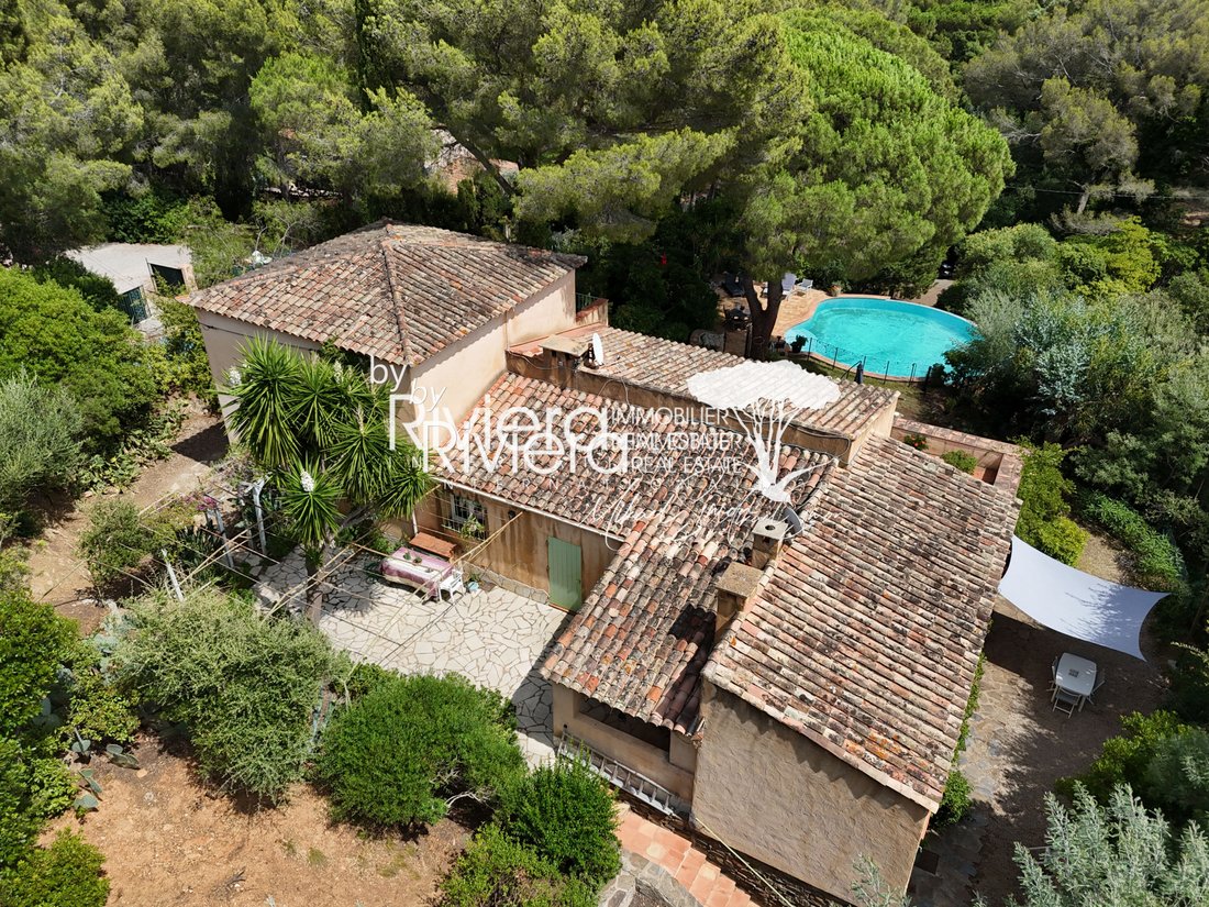 Villa in Nord, Cavalaire-sur-Mer, France 2 - 16048007