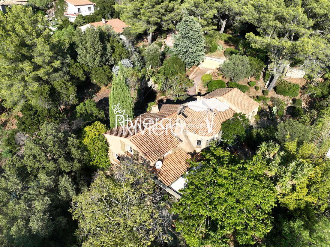 Villa in La Croix-Valmer, Provence-Alpes-Côte d'Azur, France 5 - 15389492