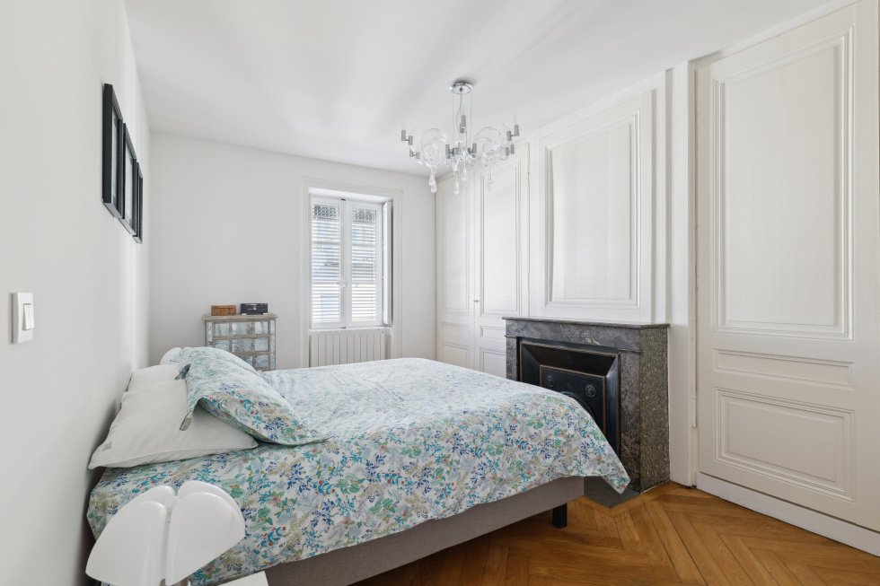Apartment in Champvert-Point du Jour-Saint Irénée, Lyon 5e Arrondissement, Lyon 2 - 18243086