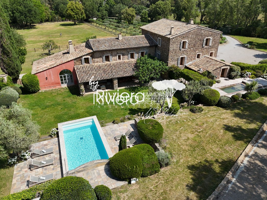 Estate in La Môle, Provence-Alpes-Côte d'Azur, France 1 - 16582462