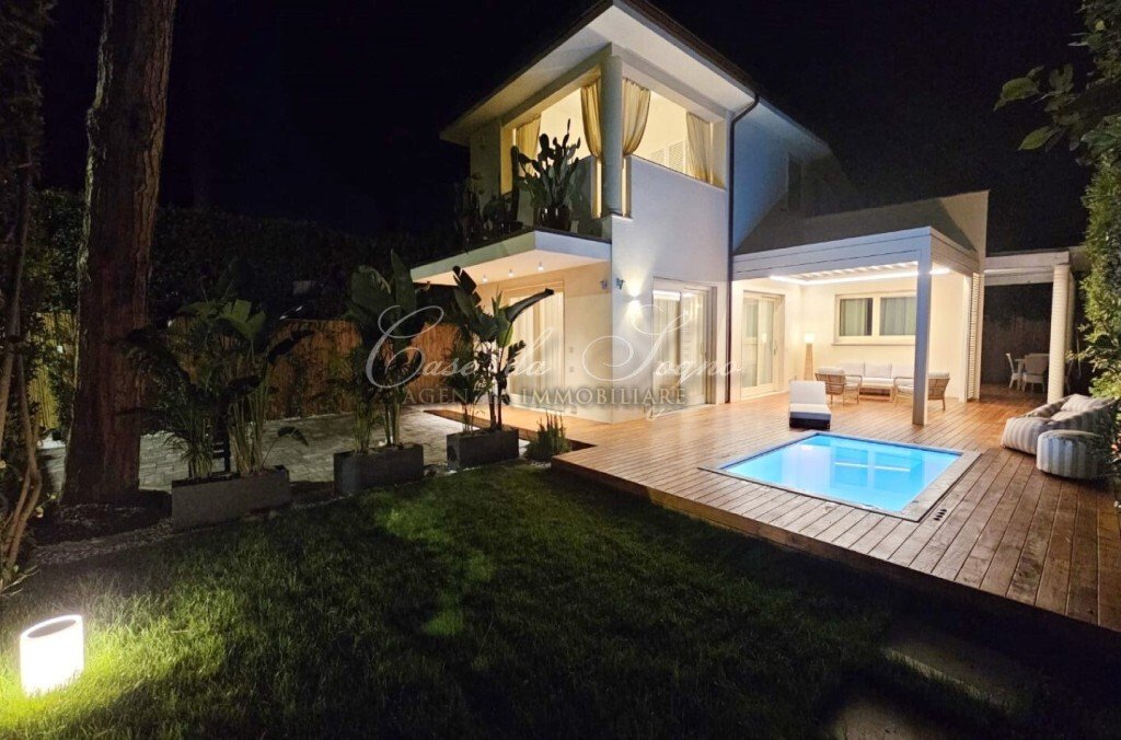 Villa in Center, Forte dei Marmi, Tuscany 2 - 17344133