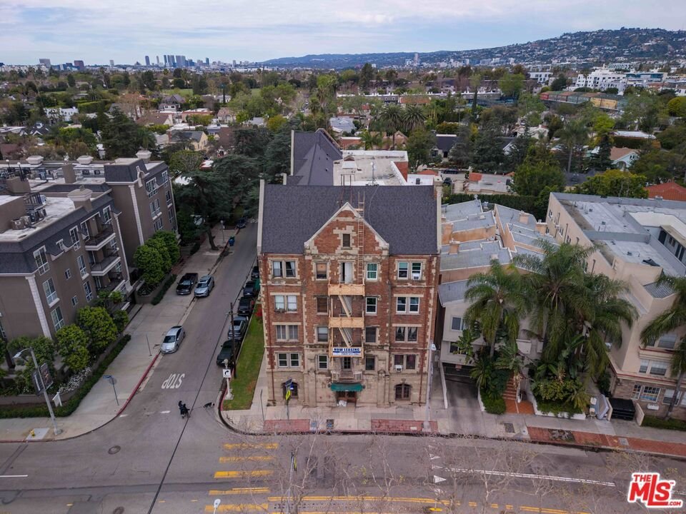 Los Angeles, California, United States 3 - 18245015