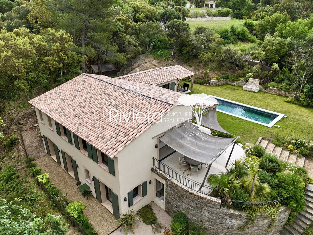 Estate in La Croix-Valmer, Provence-Alpes-Côte d'Azur, France 2 - 17910173