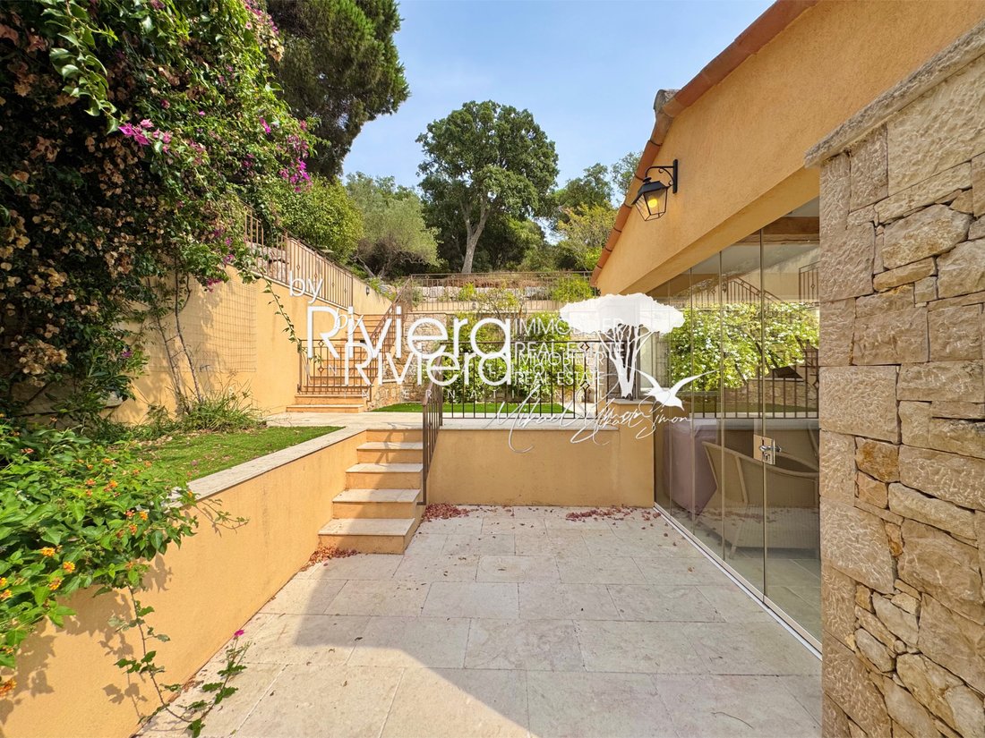 Villa in La Croix-Valmer, Provence-Alpes-Côte d'Azur, France 3 - 16101077